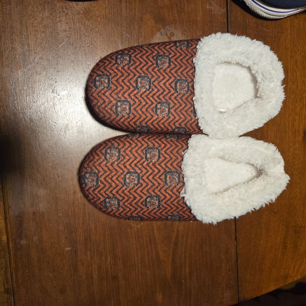 Comfy Feet Slippers South CAROLINA  GAMECOCKS BEDROOM SLIPPERS  SIZE MEDIUM